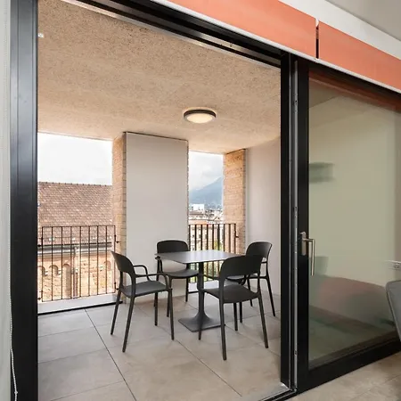 Appartement Swiss - *