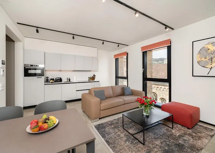 Swiss - לוגאנו