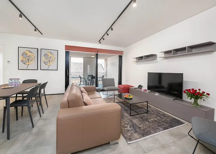 Апартаменти Swiss - *